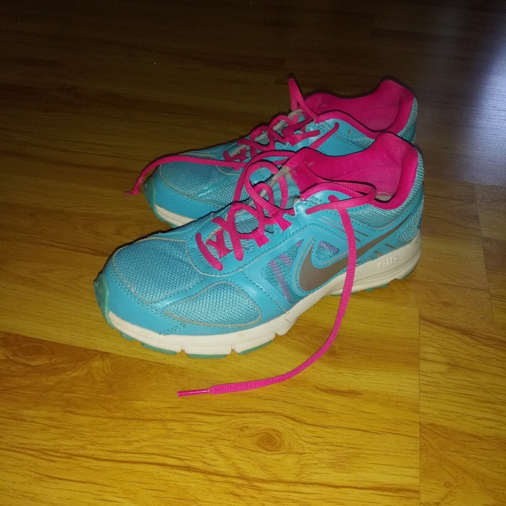 Nike - Picture 7 of 12